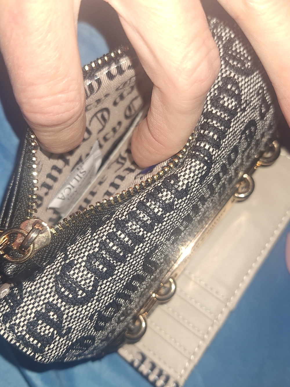 Juicy Couture Black Logo Chain-Trim Women's Wallet - Picture 7 of 7